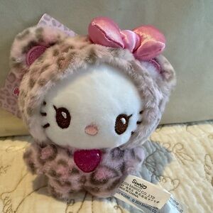 🔥 Fire Sale 🔥
Hello Kitty Sanrio pink leopard plush keychain